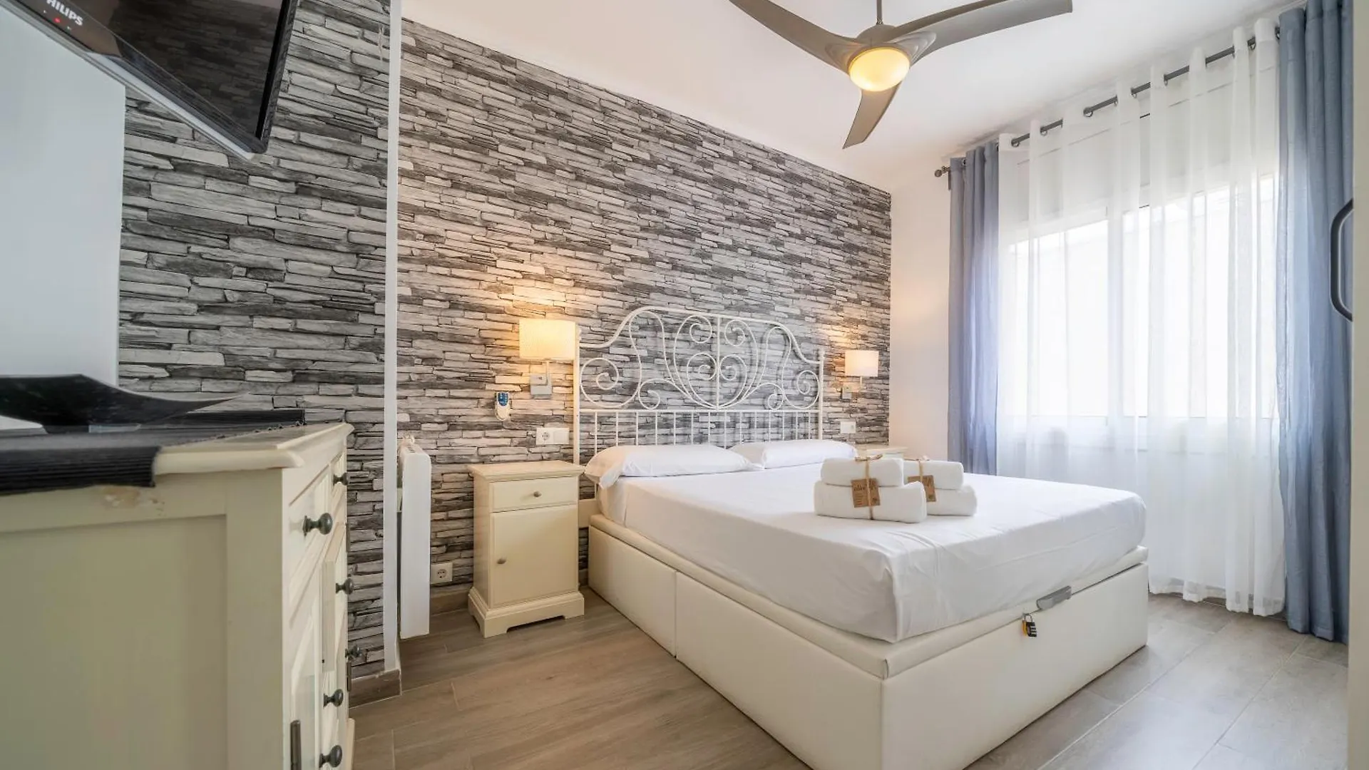 Homeholidaysrentals Maritim V Pineda de Mar 0*,  Espagne