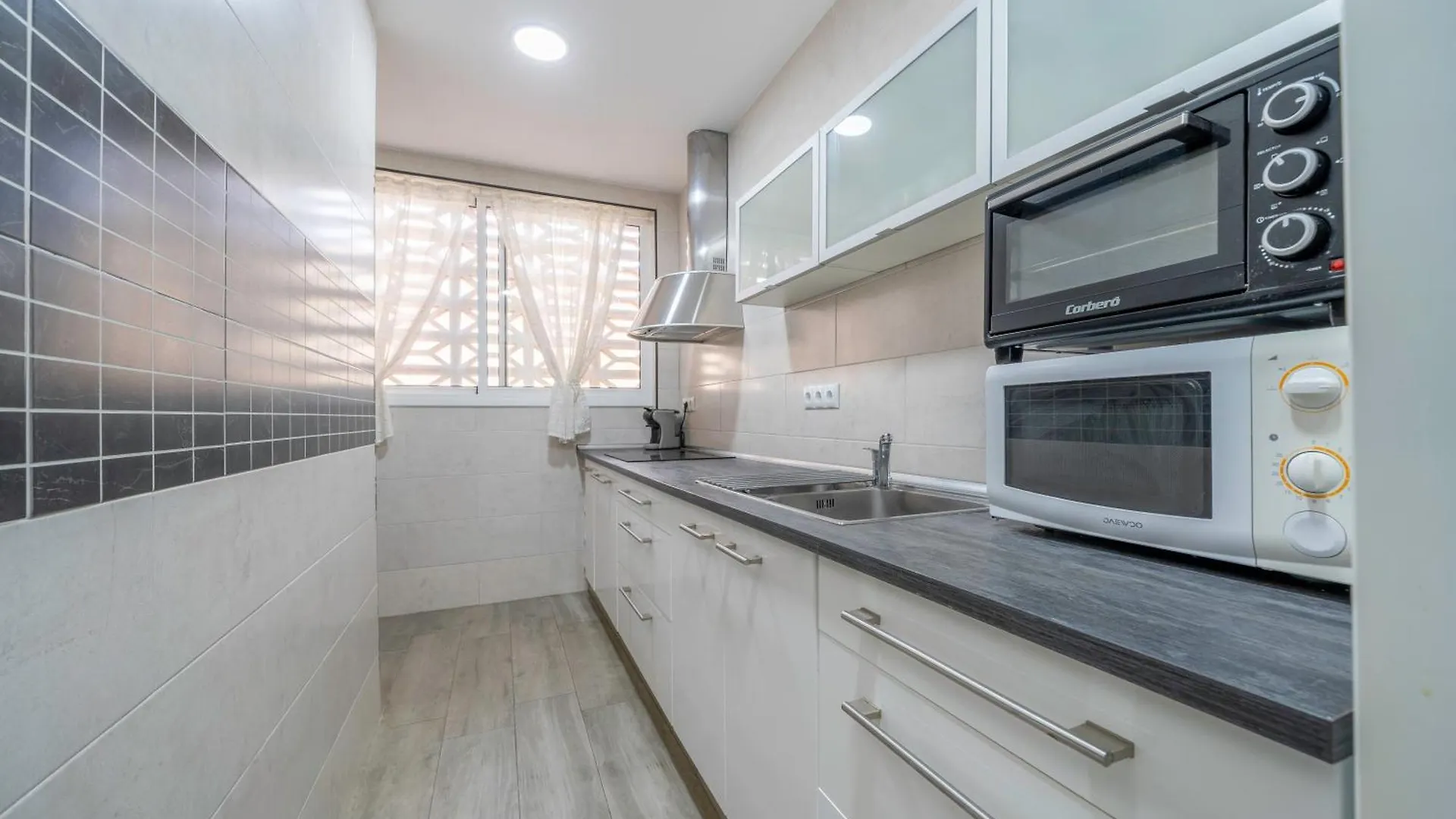 Homeholidaysrentals Maritim V Pineda de Mar Appartement